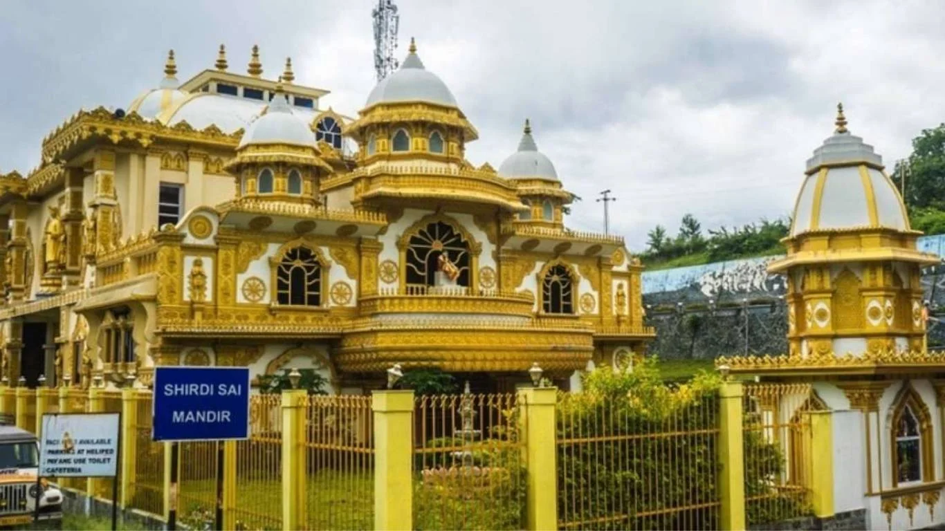 Discover Shirdi Nashik Mumbai Tour with VTSPL