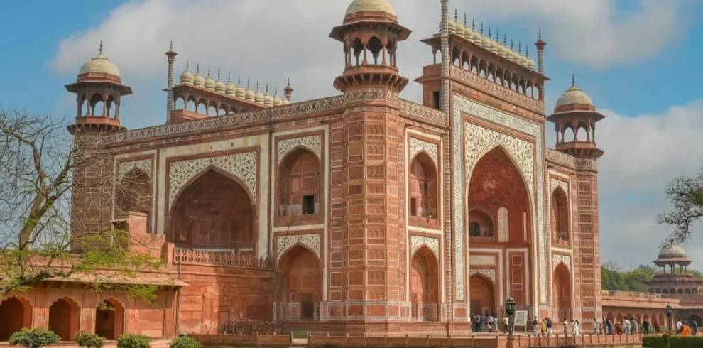 Discover Delhi Agra Taj Tour with VTSPL