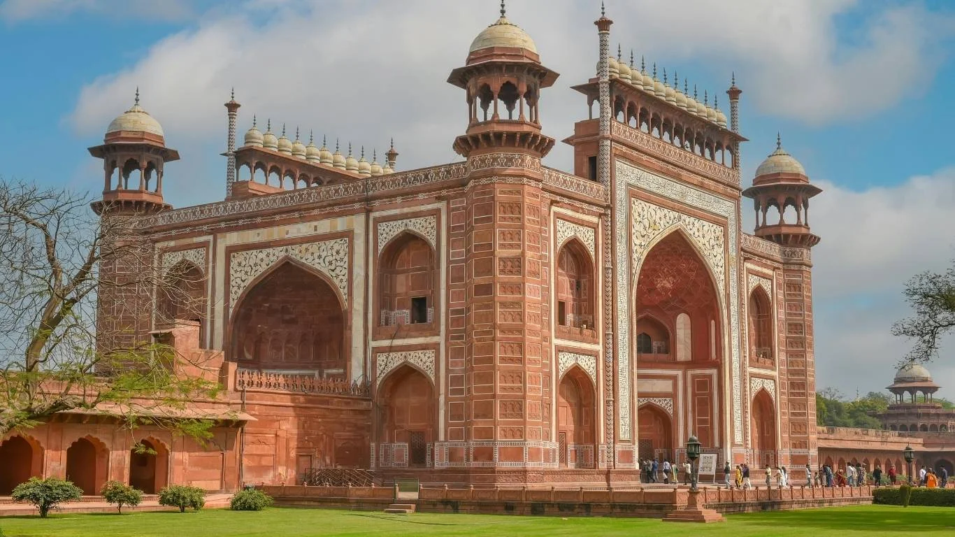 Discover Delhi Agra Taj Tour with VTSPL