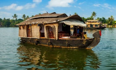 Discover Kerala Backwaters Hill Tour with VTSPL
