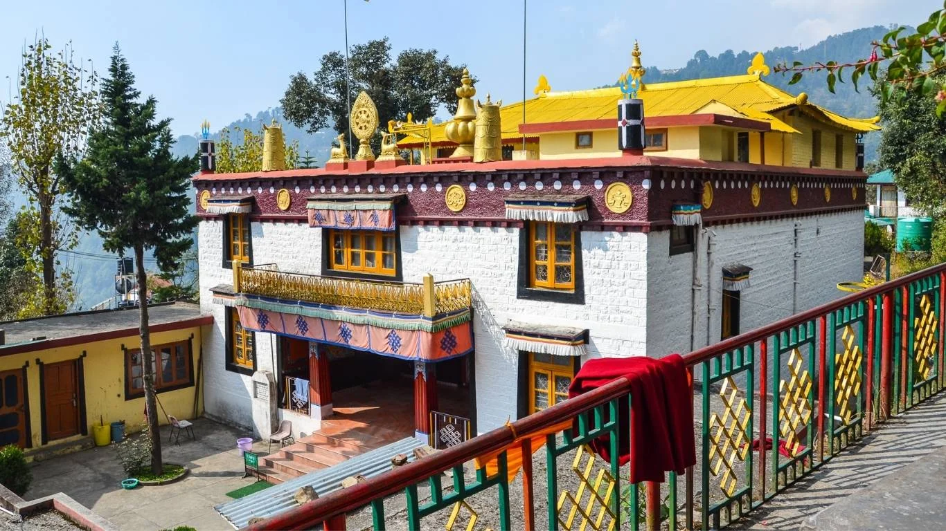 Discover Amritsar Dharamshala Manali Tour with VTSPL