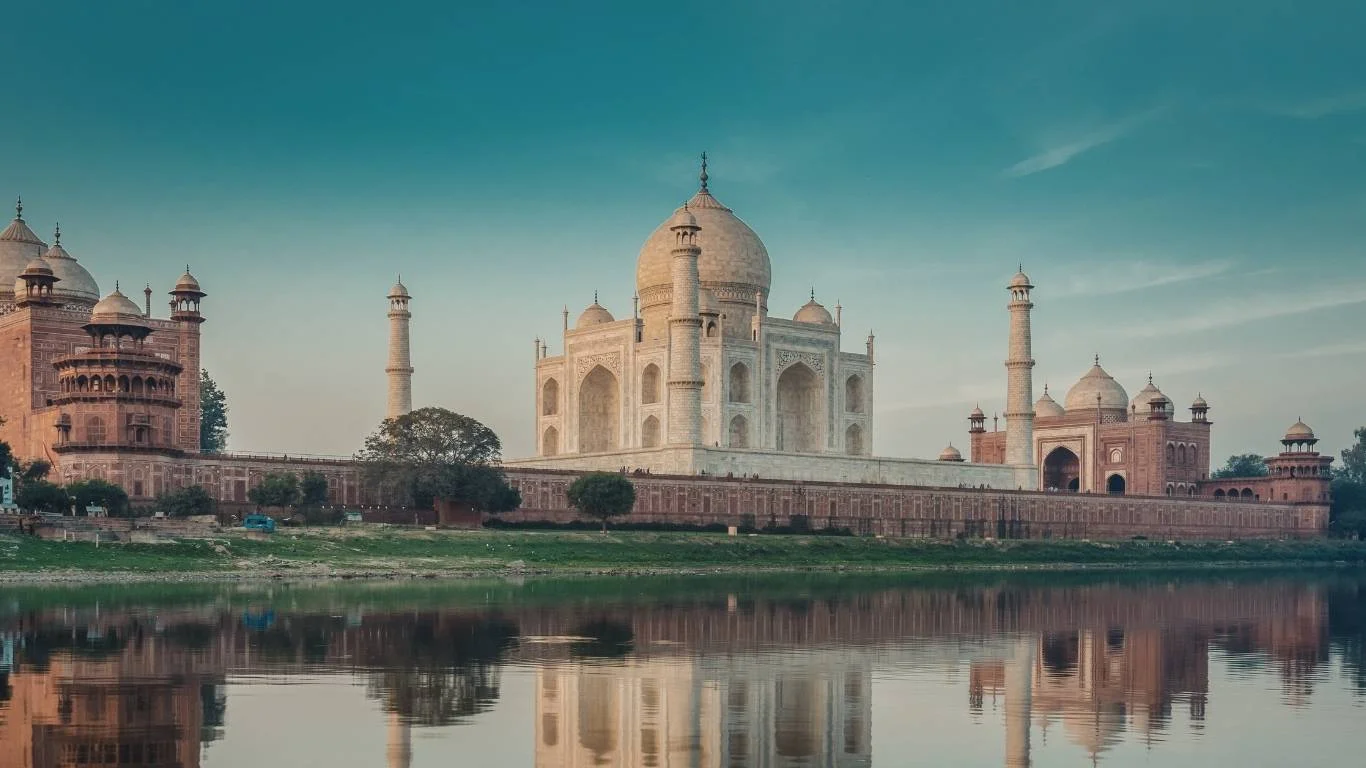 Discover Jaipur Varanasi Gaya Tour with VTSPL