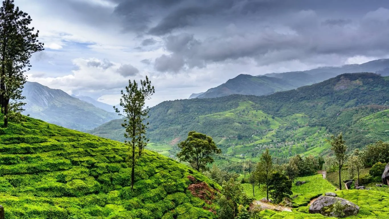 Discover Mumbai Kerala Tour Package with VTSPL