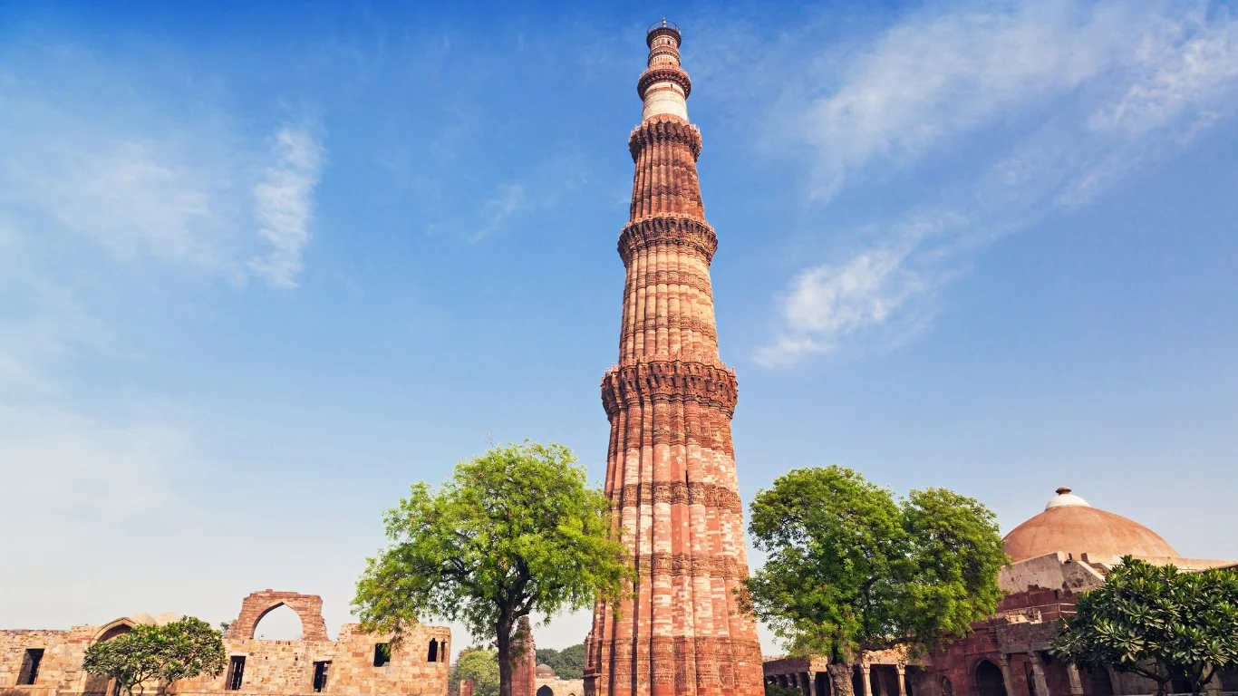 Discover Qutub Minar UNESCO site with VTSPL